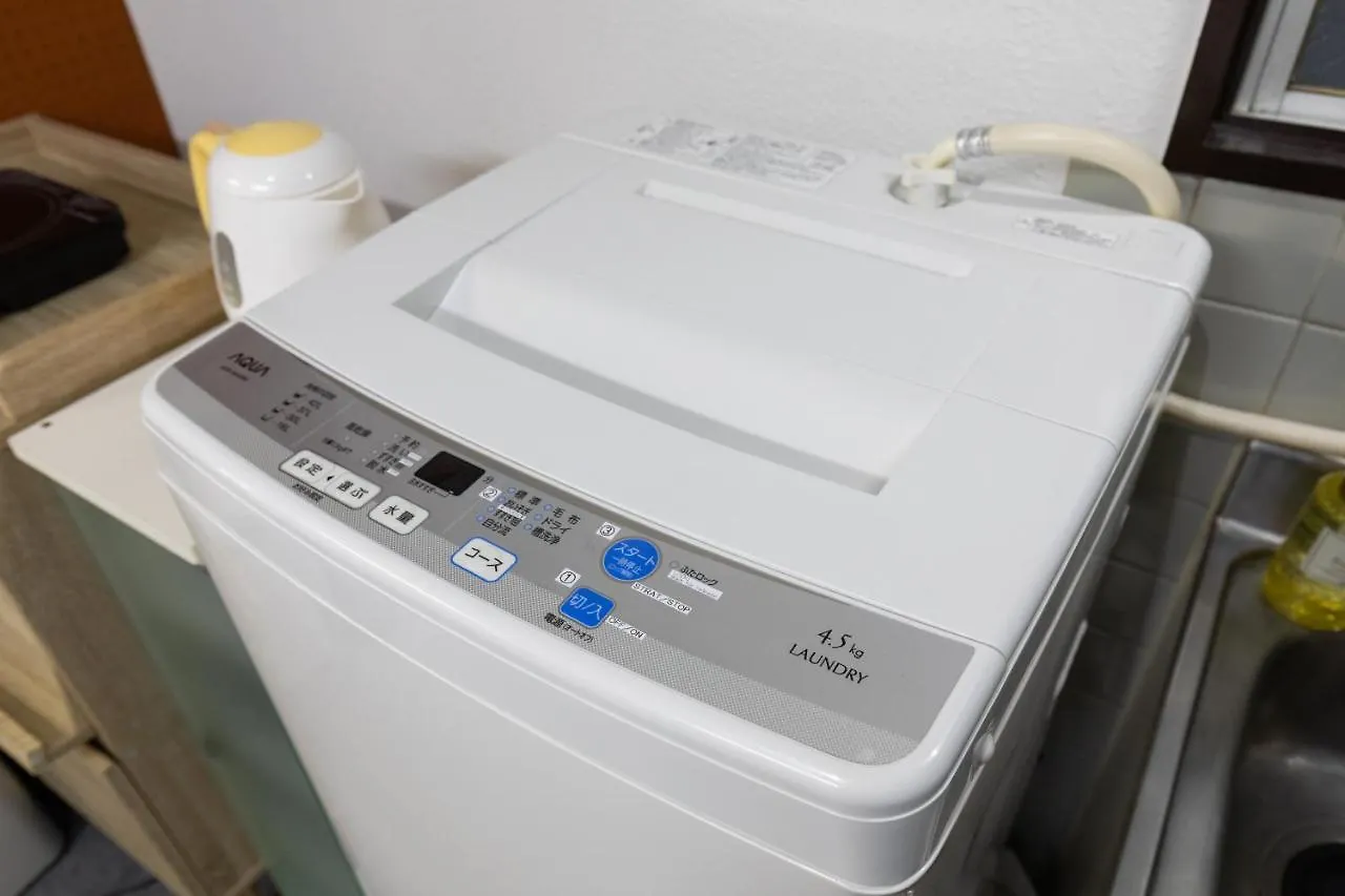 Apartment 池袋駅西口地下鉄出口徒歩4分ワンルーム4名コンビニ1分アクセス便利